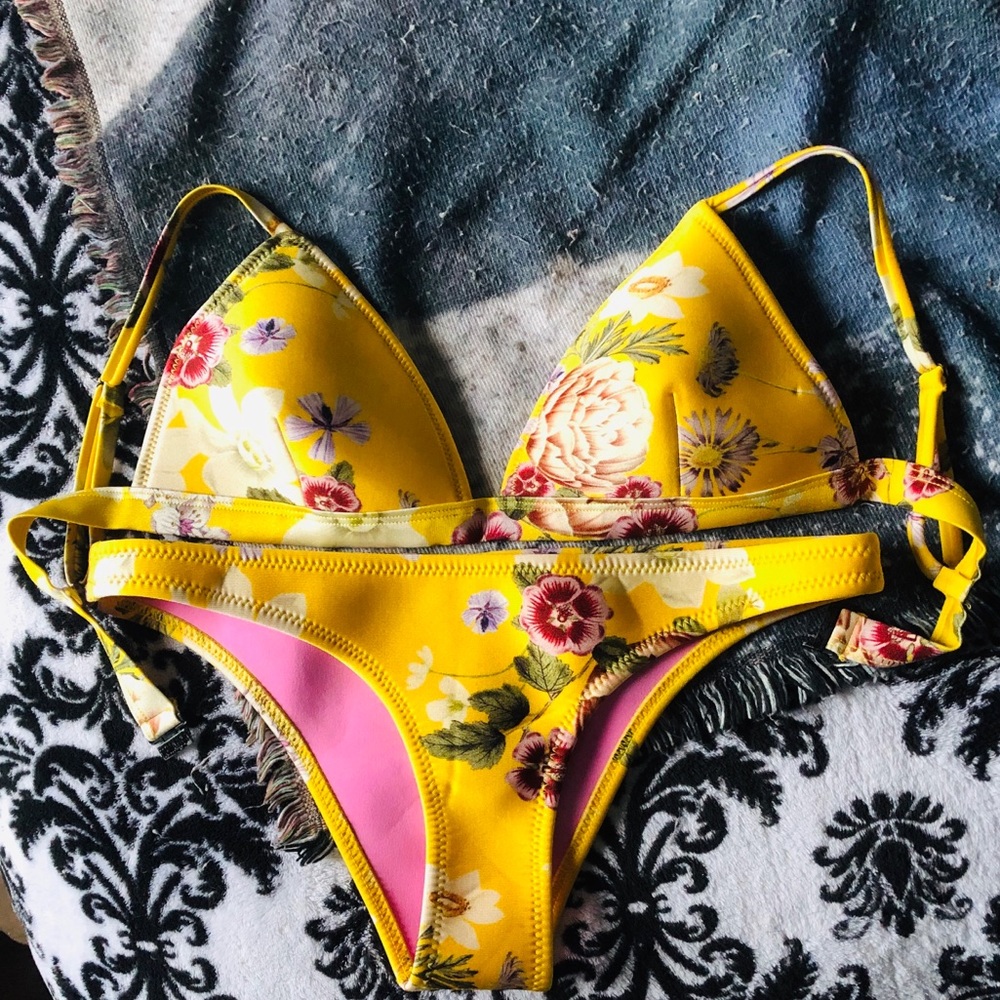SOLD—Triangl bikini